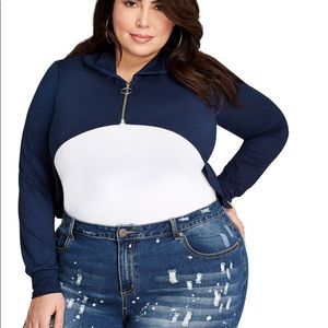 26/28 - Long Sleeve Zip Up Cropped Hoodie